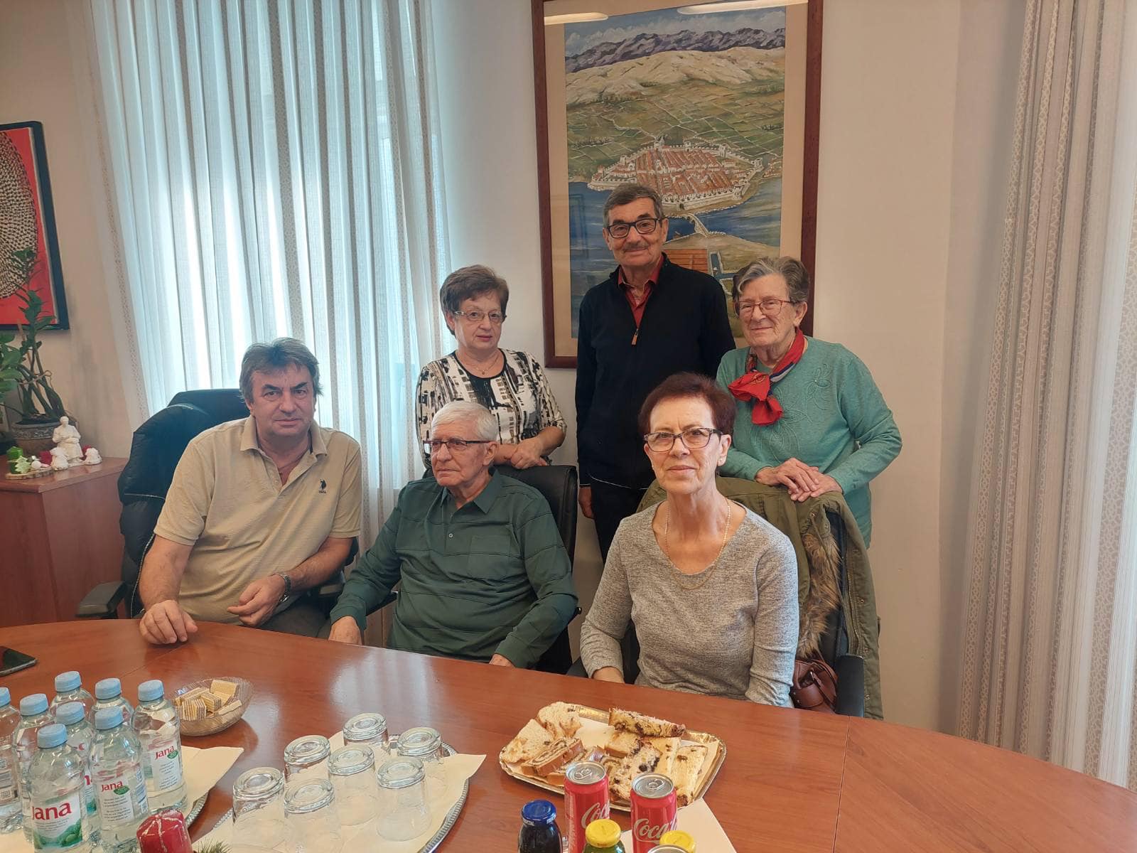 Blagdansko druženje s umirovljenim djelatnicima Grada Paga