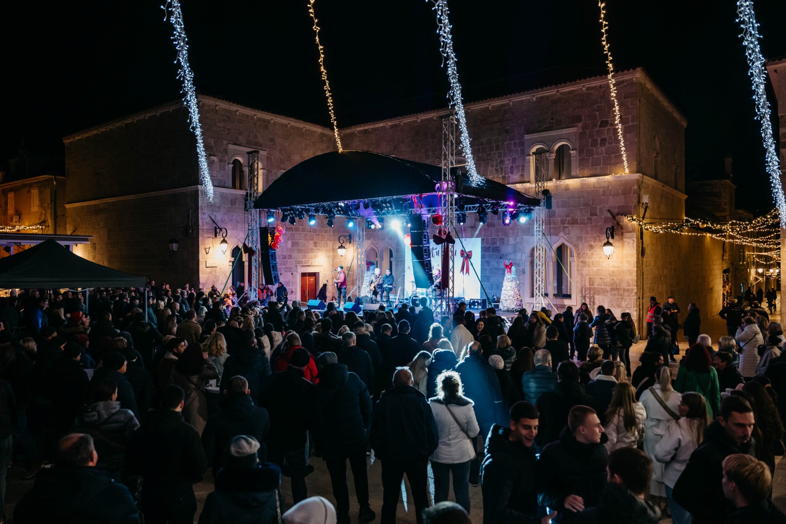 Prvi adventski vikend u Pagu – otvorena Zimska čarolija na Pijaci