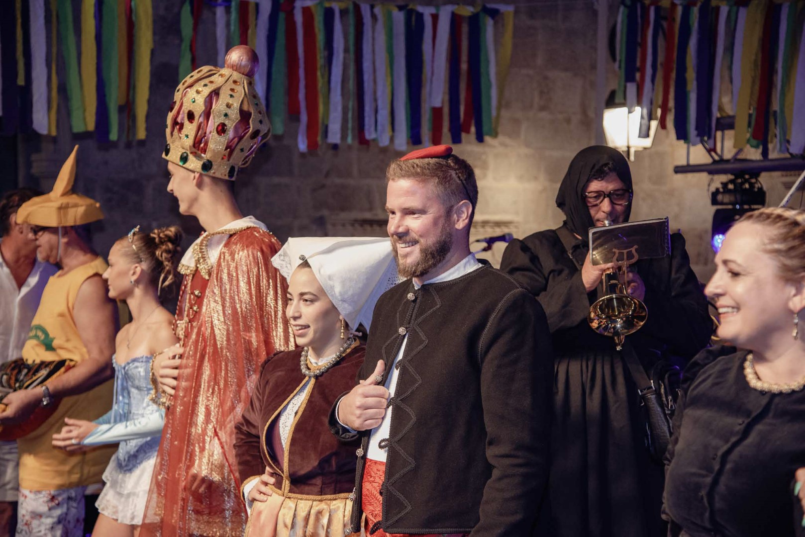 67. Paški ljetni karneval okupio brojne sudionike i posjetitelje